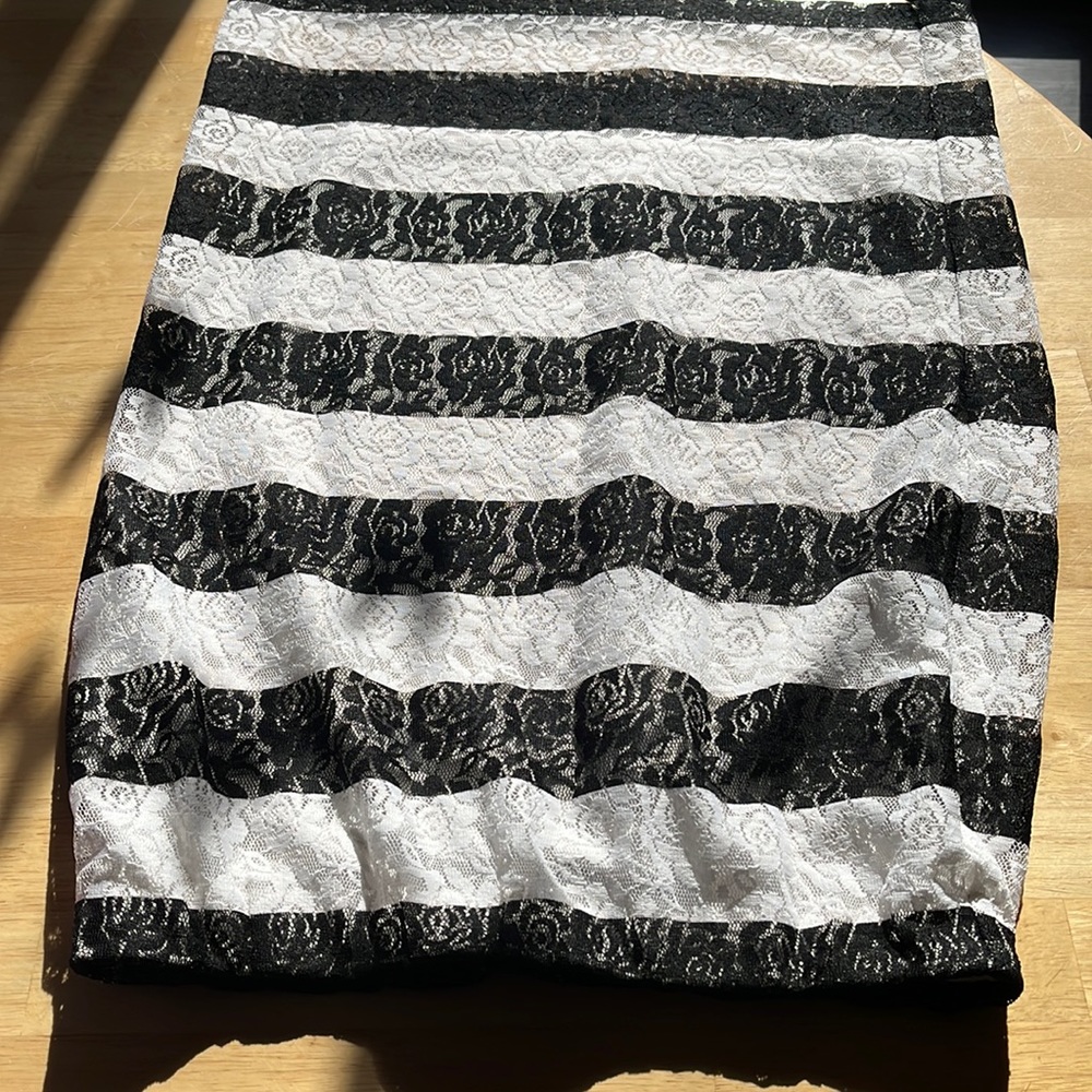 Black and White Lace Skirt by ELLE *EUC*